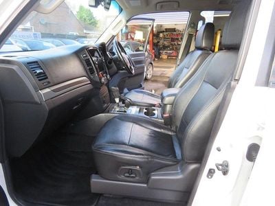 Used Mitsubishi Shogun 187 HP (137 kW) 2017 White SUV