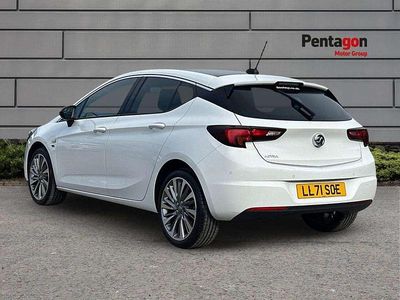 Used Vauxhall Astra Edition 143 HP (105 kW) 2021 White Hatchback