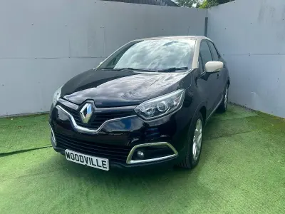 Used Renault Captur Dynamique 90 HP (66 kW) 2015 Black/cream SUV