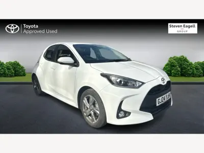 Usado Toyota Yaris Hybrid 116 CV (85 kW) 2024 Blanco Utilitario