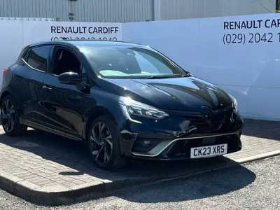 Used Renault Clio Engineered 145 HP (106 kW) 2023 Metallic  diamond black  Hatchback