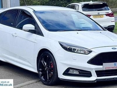Used Ford Focus ST 246 HP (180 kW) 2017 White Hatchback