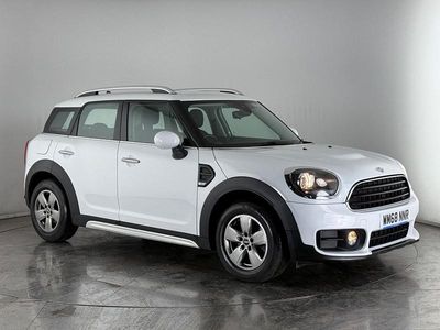 White Used 2019 Mini Cooper Classic Hatchback | £12,900 (Fair price)