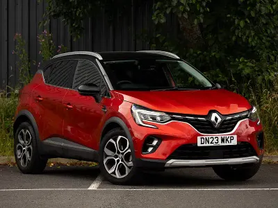 Used Renault Captur Techno 91 HP (66 kW) 2023 Red SUV