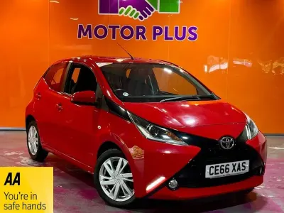 Used Toyota Aygo x-press 69 HP (50 kW) 2016 Red Hatchback