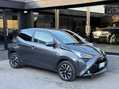 Używany Toyota Aygo X-clusiv 72 KM (52 kW) 2021 Szary Hatchback