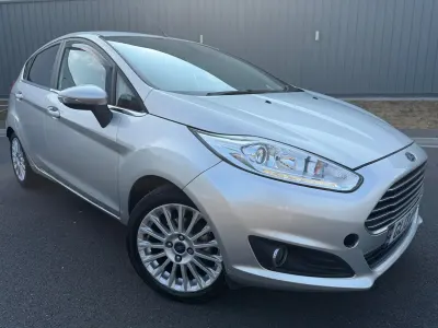 Used Ford Fiesta Titanium 125 HP (91 kW) 2013 Silver Hatchback