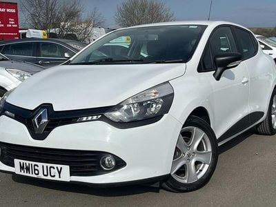 Used Renault Clio IV Play 2016 White Hatchback
