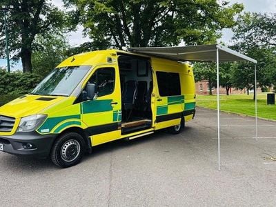 Used Mercedes Sprinter 190 HP (139 kW) 2018 Yellow Van