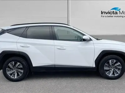 Używany Hyundai Tucson SE 230 KM (169 kW) 2023 Biały SUV