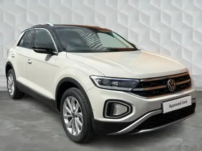Usado VW T-Roc Style 150 HP (110 kW) 2023 Cinzento SUV