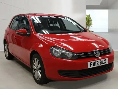 Usado VW Golf VII Match 105 HP (77 kW) 2012 Vermelho Citadino