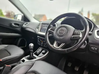 Begagnad Jeep Compass Longitude 140 HK (102 kW) 2019 Grå SUV