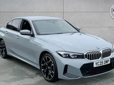Begagnad BMW 330e M Sport 288 HK (211 kW) 2025 Grå