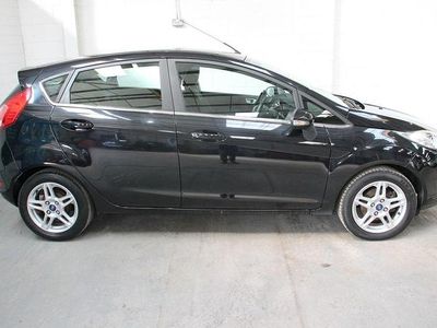 Usado Ford Fiesta Zetec 82 HP (60 kW) 2013 Preto Citadino