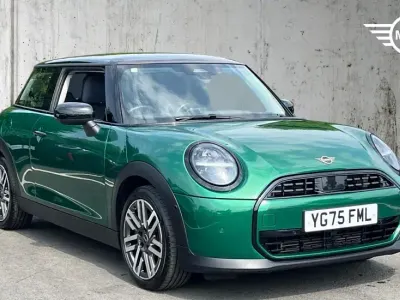 Used Mini Cooper Hatch 113 kW (154 HP) 2025 Green Hatchback