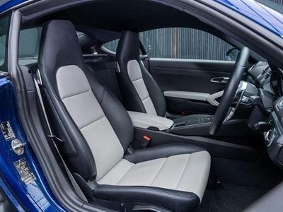 Used Porsche 718 Cayman 300 HP (220 kW) 2024 Blue Coupe