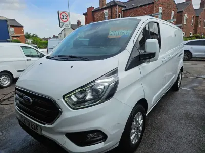 Used Ford Transit Custom Limited 170 HP (125 kW) 2020 White Van