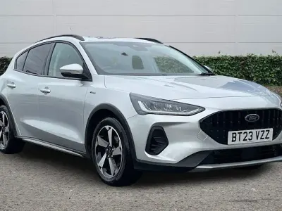 Gebraucht Ford Focus Active 125 PS (91 kW) 2023 Silber Kleinwagen