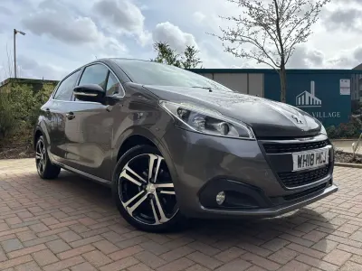 Begagnad Peugeot 208 GT-line 2018 Grå Halvkombi