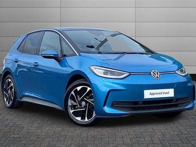 Used VW ID.3 Pro 150 kW (204 HP) 2024 Costa azul with black roof Hatchback