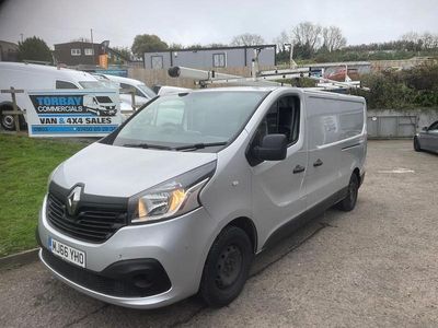 Silver Used 2017 Renault Trafic Business MPV | £7,995 (Expensive)