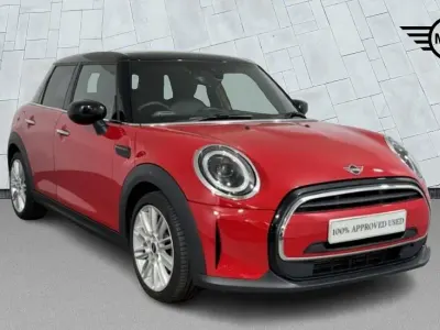 Used Mini Cooper Exclusive 134 HP (98 kW) 2023 Red Hatchback