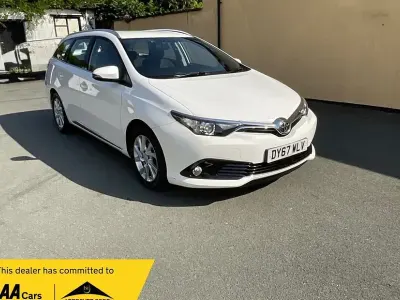 Used Toyota Auris Touring Sports Business Edition 114 HP (83 kW) 2017 Estate