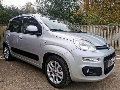 Usado Fiat Panda Lounge 85 HP (62 kW) 2014 Prateado Citadino