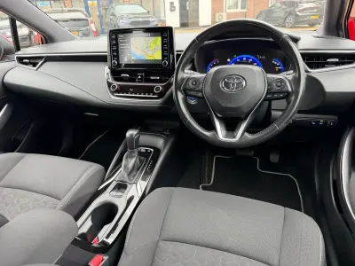 Usado Toyota Corolla 122 HP (89 kW) 2019 Vermelho Citadino