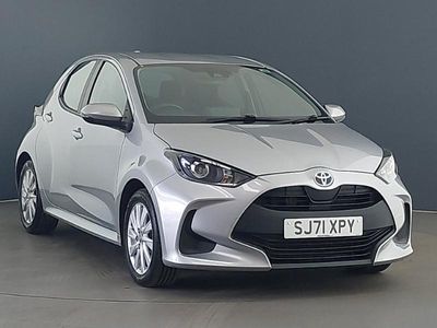 Used Toyota Yaris Hybrid 116 HP (85 kW) 2021 Silver Hatchback