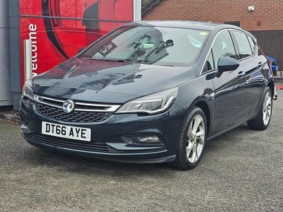 Second-hand Vauxhall Astra SRi 105 CP (77 kW) 2016 Verde Hatchback