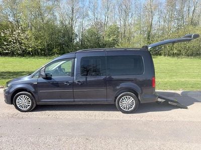 Używany VW Caddy Life 122 KM (89 kW) 2020 Niebieski Minivan