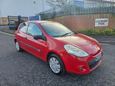 Red Used 2010 Renault Clio II Extreme Hatchback | £795 (Good price)