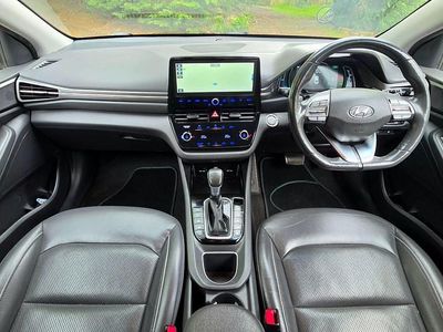 Begagnad Hyundai Ioniq Premium SE 2020 Blå Halvkombi