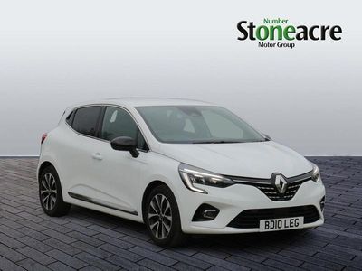 Used Renault Clio V Techno 143 HP (105 kW) 2023 White Hatchback