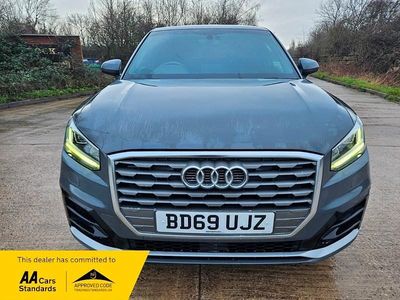 Usado Audi Q2 S-Line 116 CV (85 kW) 2019 Gris SUV