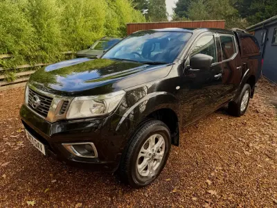 Begagnad Nissan Navara Acenta 2021 Svart Pickup