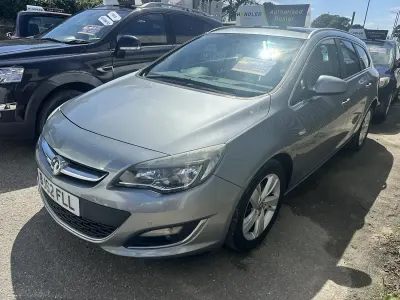 Used Vauxhall Astra SRi 165 HP (121 kW) 2012 Silver Estate