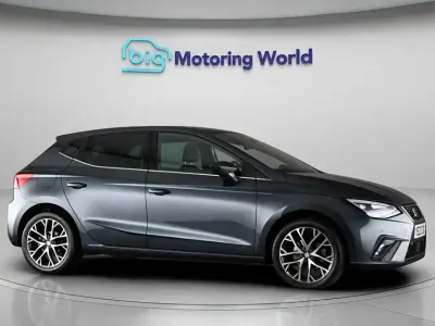 Usado Seat Ibiza XCELLENCE Lux 110 HP (80 kW) 2023 Cinzento Citadino