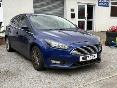 Used Ford Focus Zetec 100 HP (73 kW) 2017 Blue Hatchback