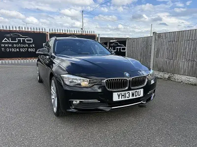 Used BMW 320 Luxury Line 181 HP (133 kW) 2013 Black sapphire metallic paint Estate
