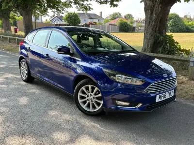 Used Ford Focus Titanium 125 HP (91 kW) 2016 Blue Hatchback