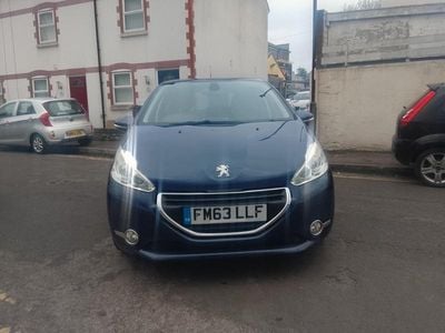 Gebraucht Peugeot 208 Allure 68 PS (50 kW) 2015 Blau Kleinwagen