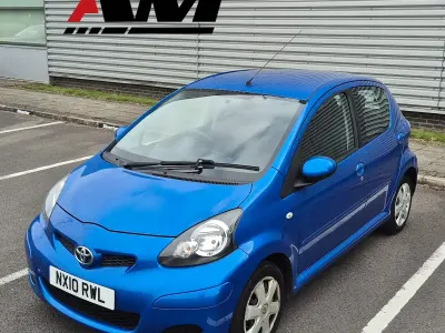 Used Toyota Aygo 67 HP (49 kW) 2010 Blue Hatchback
