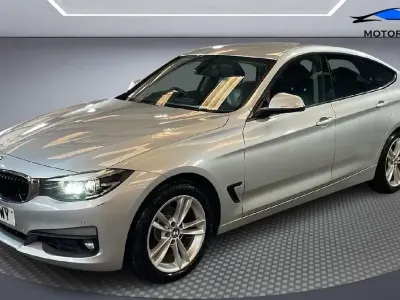 Begagnad BMW 318 2017 Silver Halvkombi