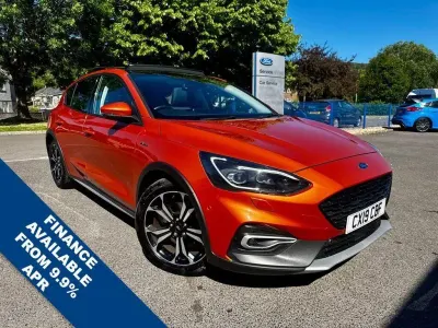 Begagnad Ford Focus Active 125 HK (91 kW) 2019 Orange Halvkombi