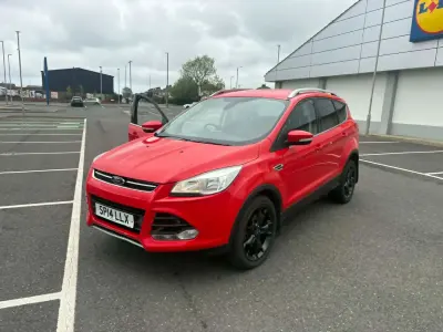 Begagnad Ford Kuga Titanium 2014 Röd SUV