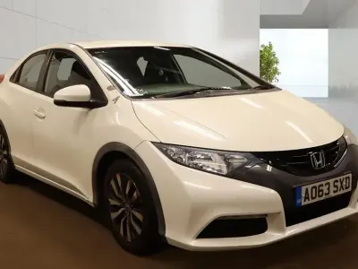 Used Honda Civic SE 120 HP (88 kW) 2013 White Hatchback