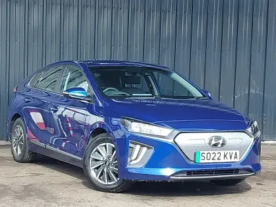 Begagnad Hyundai Ioniq Premium 100 kW (136 HK) 2022 Blå Halvkombi